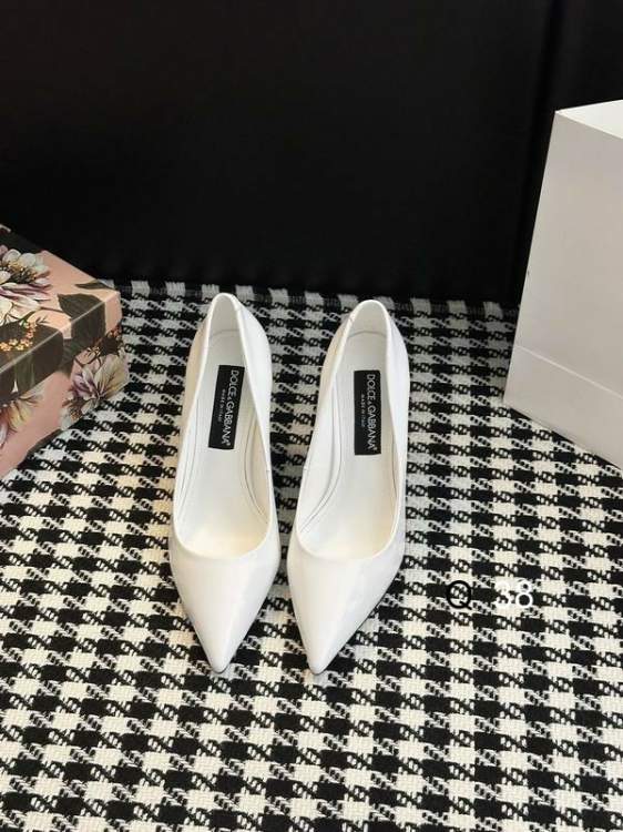 Picture of Dolce Gabbana Shoes _SKUDGsz35-4064452.510CMLY0801
